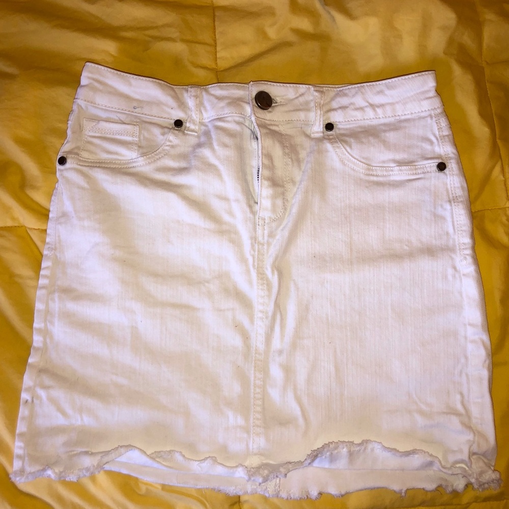 White jean skirt, size 6. Worn once